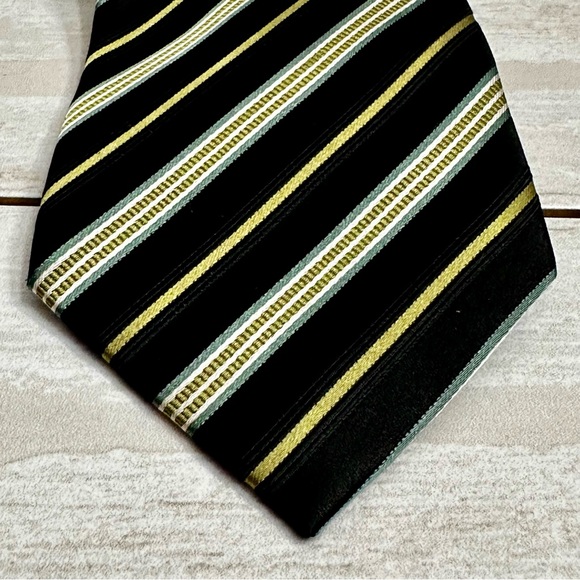 Geoffrey Beene Black Gold Striped 100% Silk New Orleans Saints Colors Power Tie - Picture 10 of 10